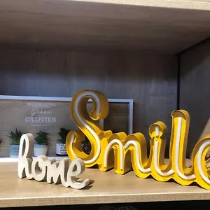 Smile's , Aeroporto di Catania Fontana Rossa Italia